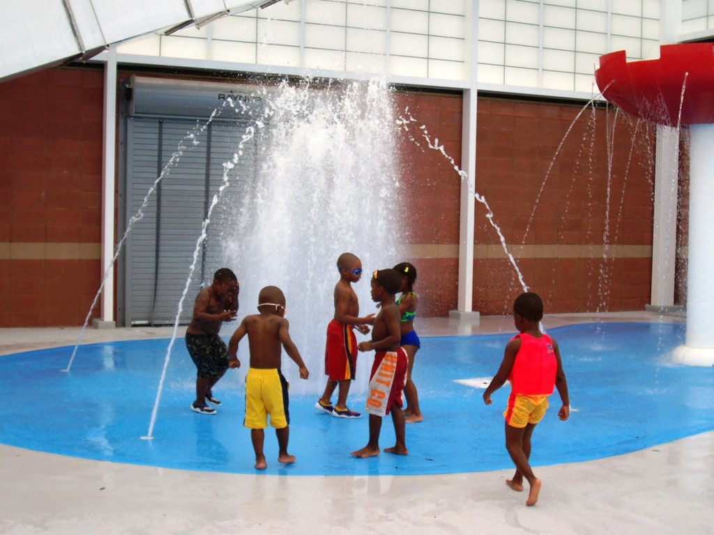 kids pool fountain